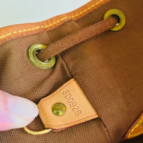 ♥️SOLD♥️ Louis Vuitton Montsouris MM Backpack - Picture 5 of 8